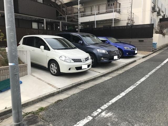 イー・ヒローズ（201） 駐車場