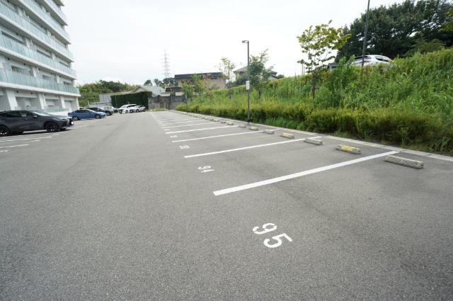 パークナードフィット津雲台 駐車場