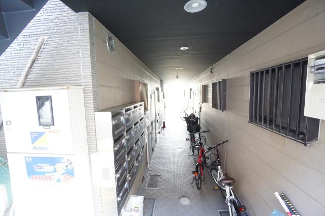 吹田市出口町アパート ロビー