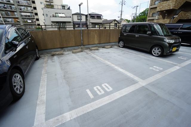 センチュリー竹谷 駐車場