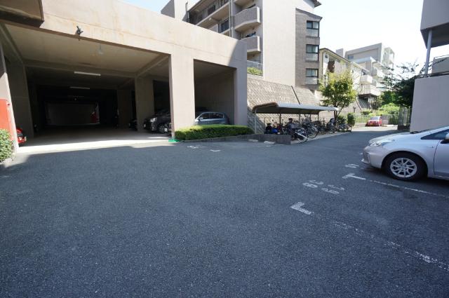 RONA HYATT 駐車場