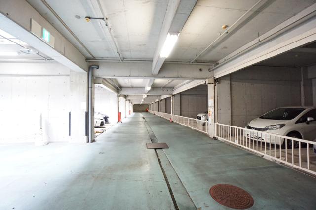 アーバンパーク緑地公園 駐車場