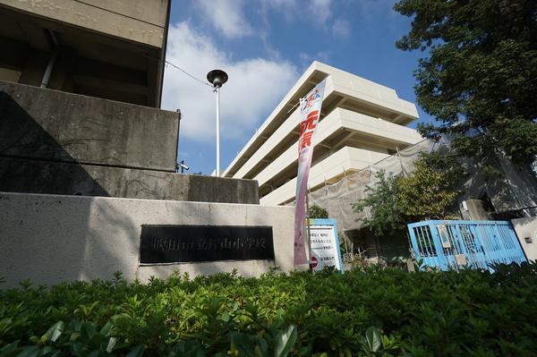 吹田市立片山小学校：1007m