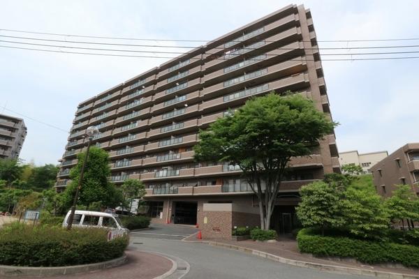 ローレルコート北千里 外観