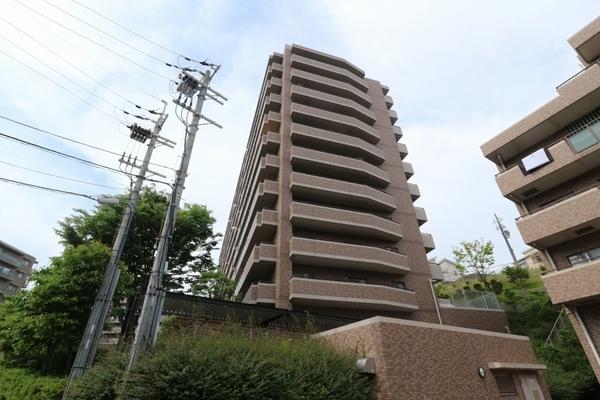 ローレルコート北千里 外観