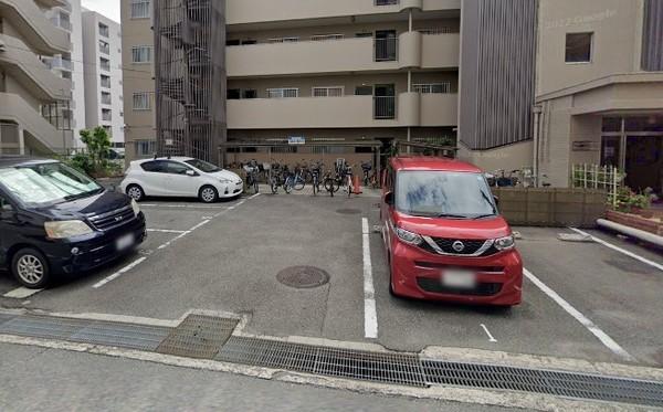 ニューライフ江坂 駐車場