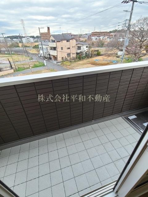 アベニール大倉山（303） バルコニー