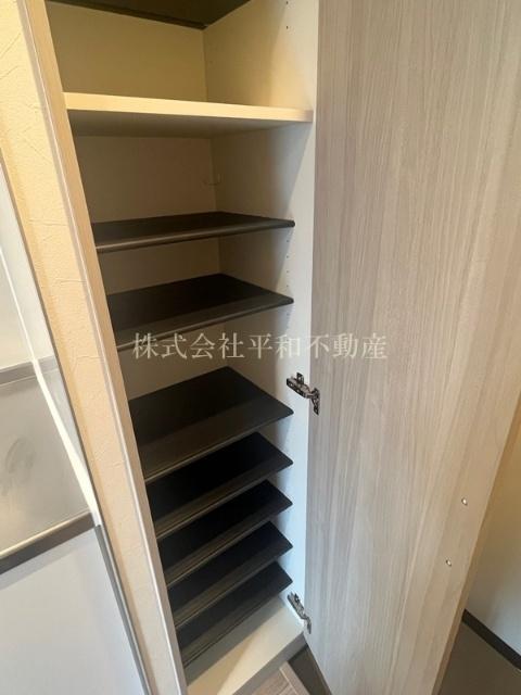 ヴァンベール小机（101） 収納