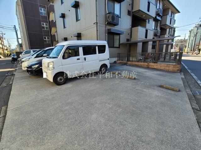 日吉ブレナイン（101） 駐車場
