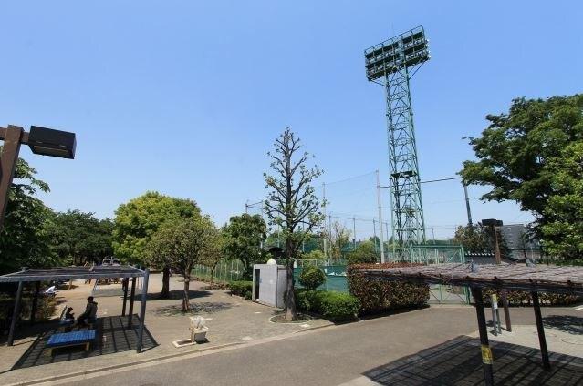 東調布公園：1121m