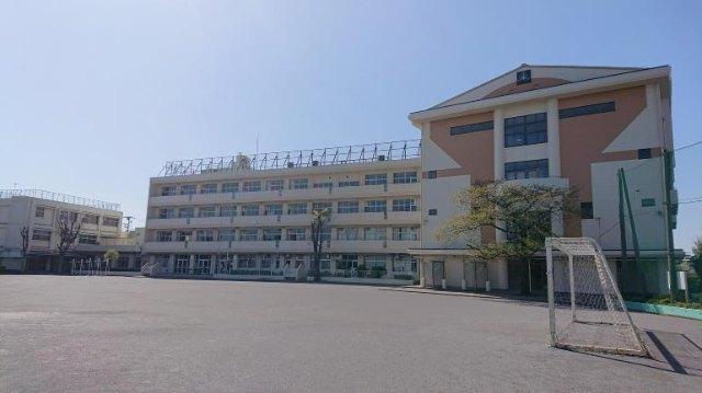 大田区立東蒲中学校：980m