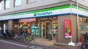 ファミリーマート雪が谷大塚駅西店：123m