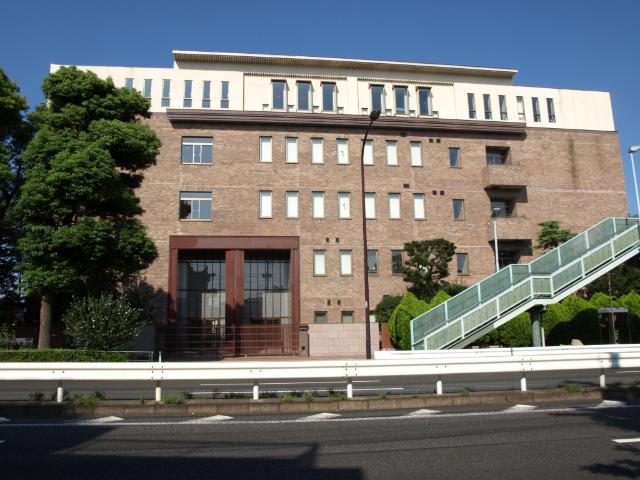 私立田園調布学園高等部：873m