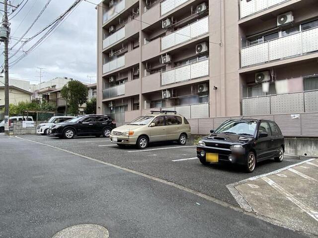 クロフト（401） 駐車場