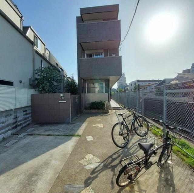 ＭＡＩＳＯＮ　ｄｅ　ＬＩＢＲＥ（103） 外観