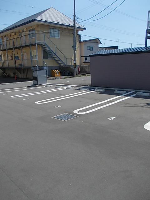 ヴィラＫⅢ（101） 駐車場