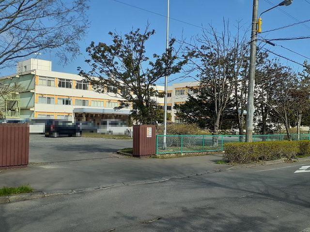 苫小牧市立泉野小学校：1600m
