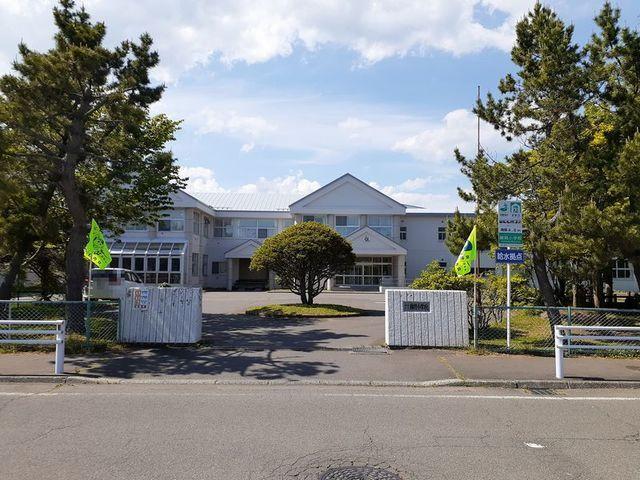 苫小牧市立錦岡小学校：1600m