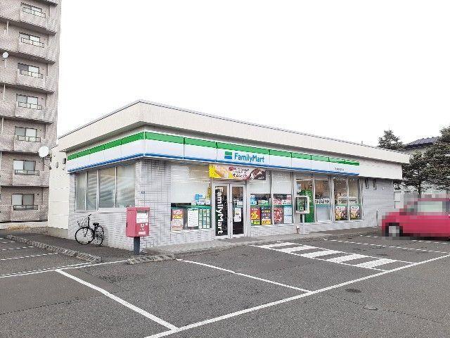 ファミリマート若草店：500m