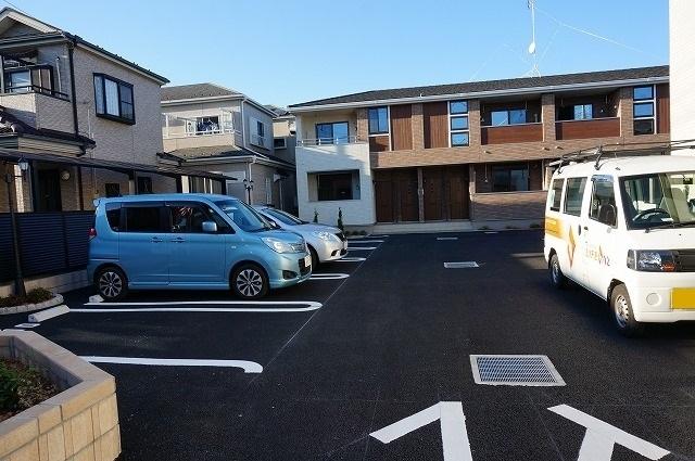 サンリット・ビラ　壱番館（202） 駐車場