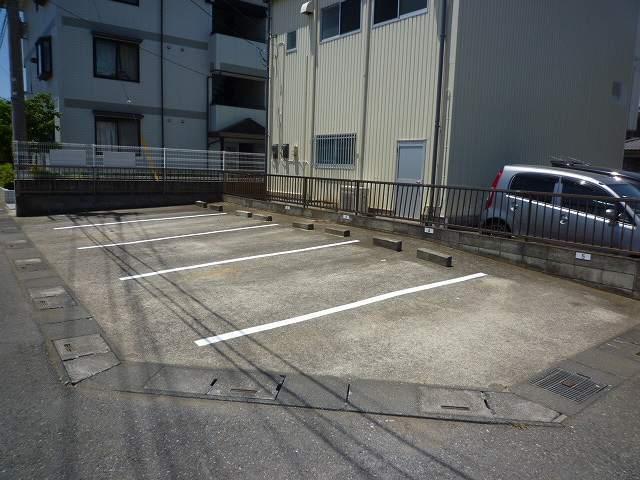 ヴァンベール向１（301） 駐車場