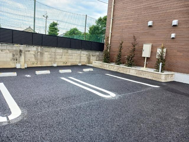 プリムローズ　ガーデン（301） 駐車場