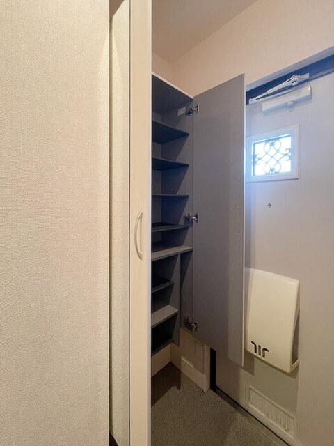 VIA MONTE NAPOLEONE(ｳﾞｨｱ ﾓﾝﾃ ﾅﾎﾟﾚｵｰﾈ)（101） 部屋画像
