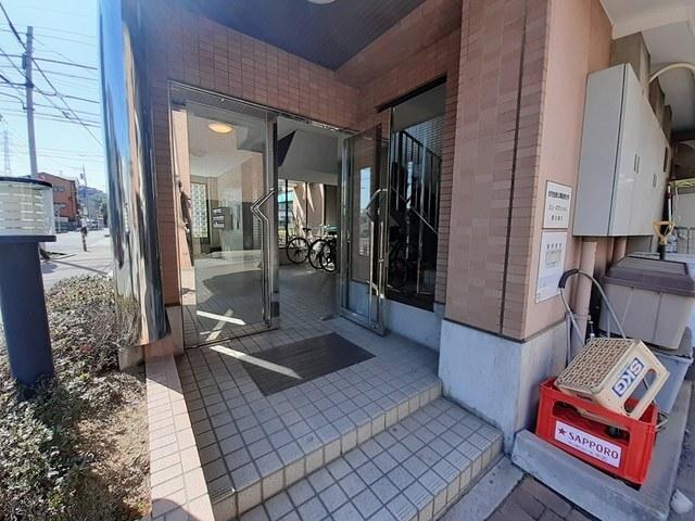 スリーズマンション（401） エントランス