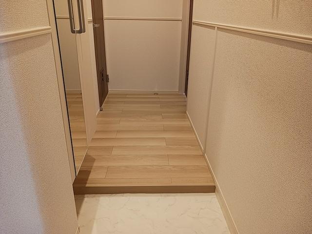 ヒカルサ大宮三橋（303） 玄関