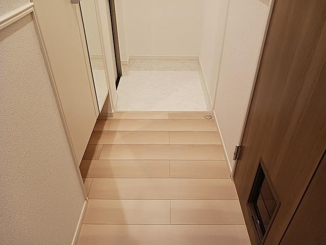 ヒカルサ大宮三橋（102） 玄関