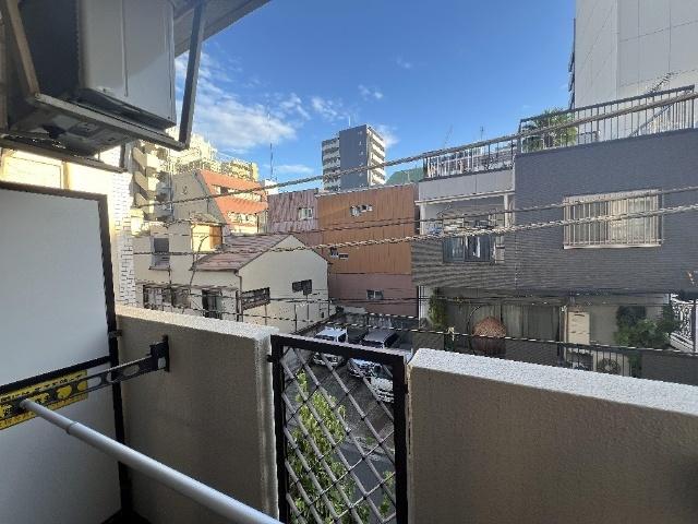 ライオンズマンション御徒町第５（302） バルコニー