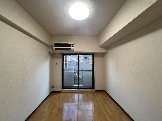 ライオンズマンション御徒町第５（302） リビング