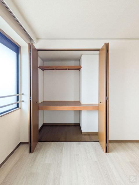 ヴァンベール神山　Ⅱ（310） 玄関