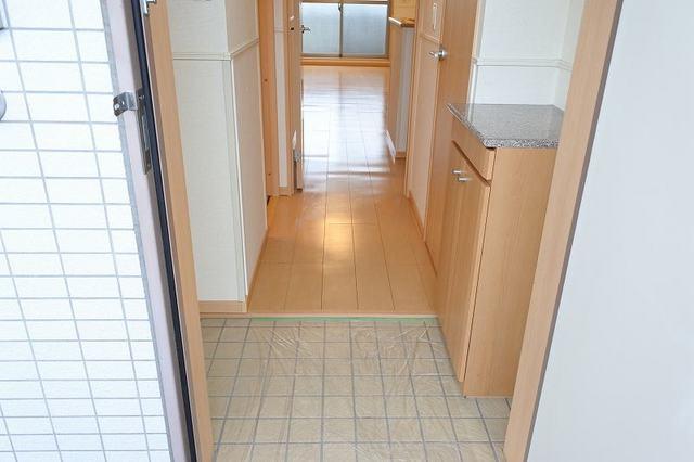 ベルナティオ（102） 玄関