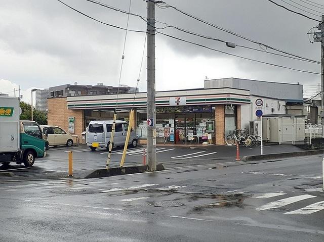 セブンイレブン浦和内谷4丁目店：82m