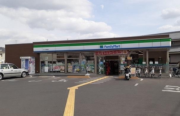 ファミリーマートさいたま神田店：550m