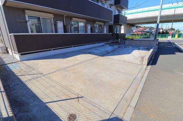 エミナーレ西大宮（103） 駐車場