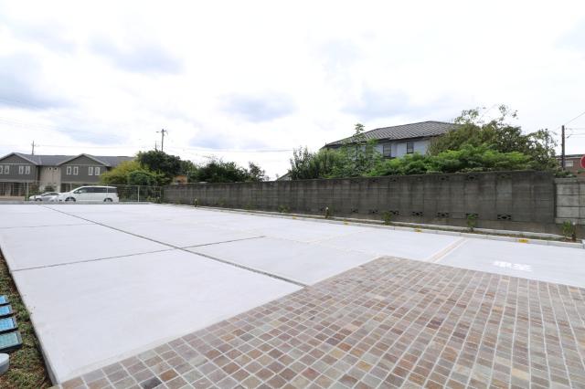 コンフォータス（102） 駐車場
