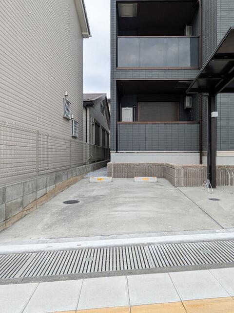 Noble villa浦和美園（302） 駐車場