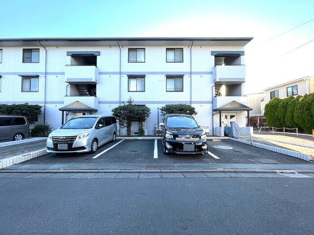 ヴァンベール神山　Ⅰ（303） 駐車場