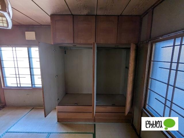 鶴ヶ岱2-5貸家（1） 収納