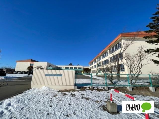 釧路市立鶴野小学校：1688m