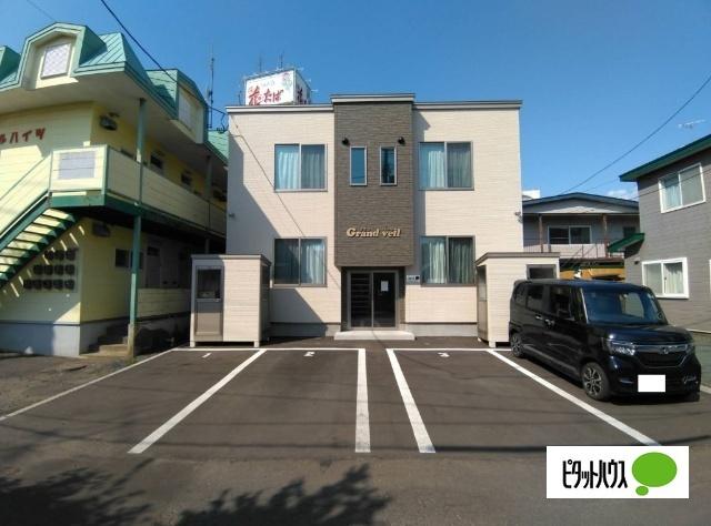 釧路駅より徒歩7分 築3年11ヶ月 2階建の賃貸物件