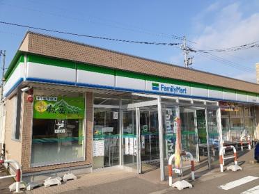 ファミリーマート上市中央店：650m