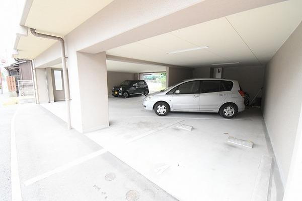エスペランサ吉野町 駐車場