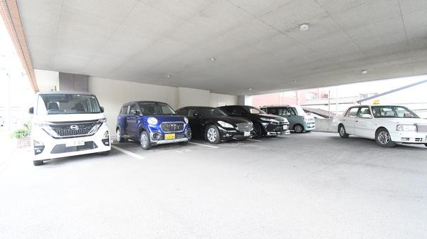 Allons-y 駐車場