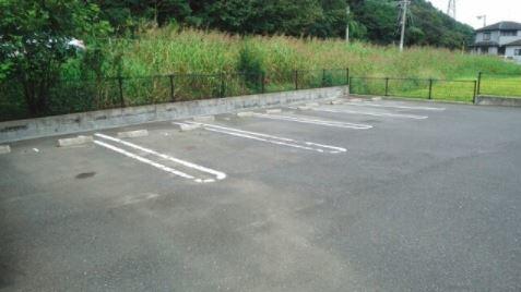 アブニール ソレイユB 駐車場