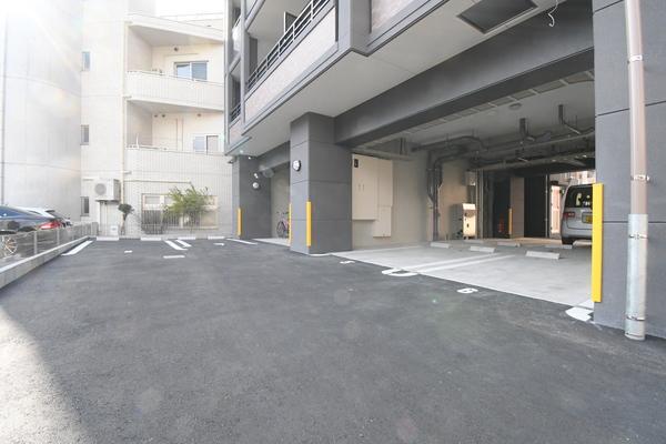 ギャラン片野NEO 駐車場
