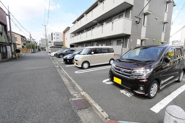 クラポンテMⅢ 駐車場