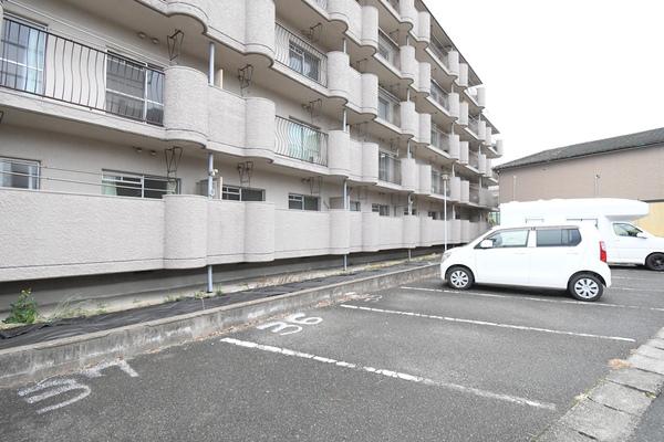 第三白石ビル 駐車場